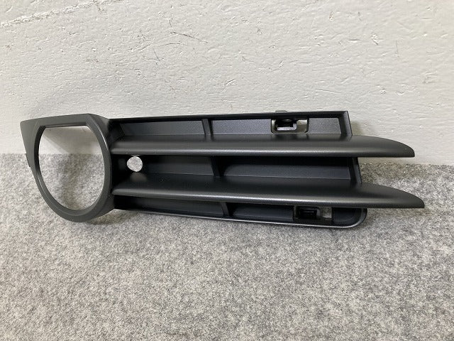 新品!A3 8P系 純正 右 フロント バンパー グリル 8P4 807 682B 8P4807682B 素地 アウディ(147292)