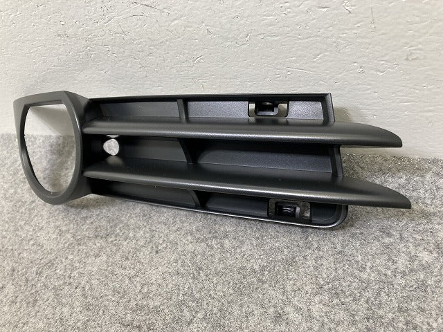新品!A3 8P系 純正 右 フロント バンパー グリル 8P4 807 682B 8P4807682B 素地 アウディ(147293)