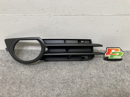 新品!A3 8P系 純正 右 フロント バンパー グリル 8P4 807 682B 8P4807682B 素地 アウディ(147294)
