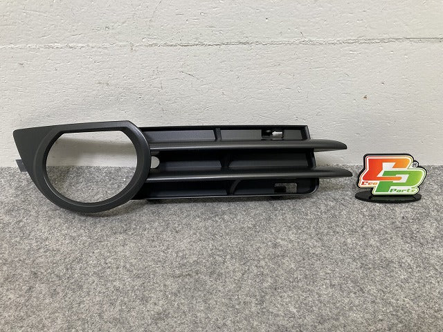 新品!A3 8P系 純正 右 フロント バンパー グリル 8P4 807 682B 8P4807682B 素地 アウディ(147295)