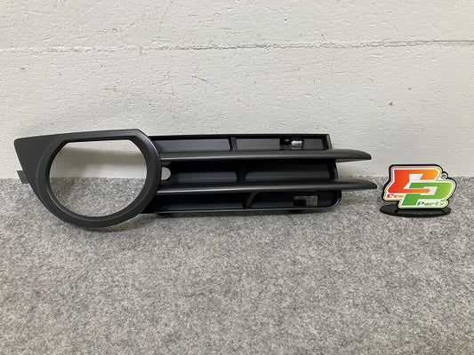 新品!A3 8P系 純正 右 フロント バンパー グリル 8P4 807 682B 8P4807682B 素地 アウディ(147295)