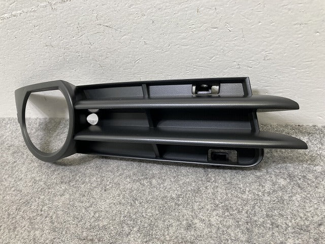 新品!A3 8P系 純正 右 フロント バンパー グリル 8P4 807 682B 8P4807682B 素地 アウディ(147295)