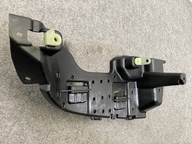 新品!Cクラス W205 純正 左 リア バンパー ブラケット A 205 885 50 14 A2058855014 未塗装 メルセデスベンツ(147296)