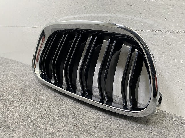 新品!5シリーズ F10 純正 右 フロント グリル/ラジエーターグリル 8057226 51138057224 ブラック ソリッド BMW(147309)