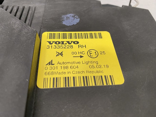 新品!V50 MB系 純正 右 ヘッドライト/ランプ ハロゲン AL Automotive Lighting 31335228 V31335228 ボルボ(147317)