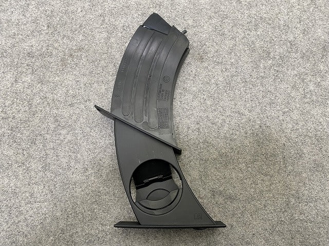 新品!5シリーズ E60/E61 純正 右  ドリンクホルダー 右ハンドル用 5145 7 063 104-04 51459125624 素地 BMW(147328)