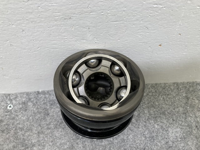 新品!Aクラス/Bクラス W176/W246 純正  ドライブシャフトブーツ A1693601768 メルセデスベンツ(147333)