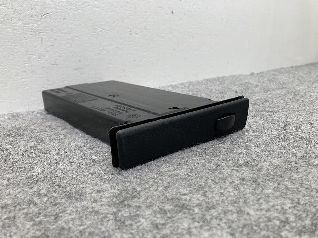 新品!5シリーズ E60/E61 純正 左  ドリンクホルダー/カップホルダー 5145 7 063 178- 51459125628 素地 BMW(147339)