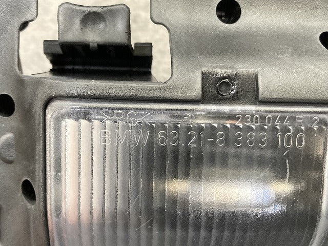 新品!3シリーズ E46 右 テールランプ/ライト/レンズ ハロゲン バルブホルダー 63.21-8 383 100 63217165954 BMW(147344)