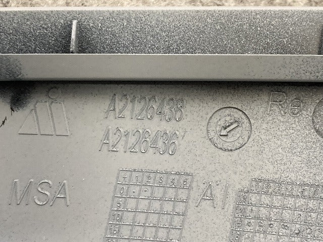 新品!トゥアレグ 7P 系/2015-2017 純正 右 ドアミラー カバー A2126438/A2126436 7P6857538BGRU サフ フォルクスワーゲン(147345)