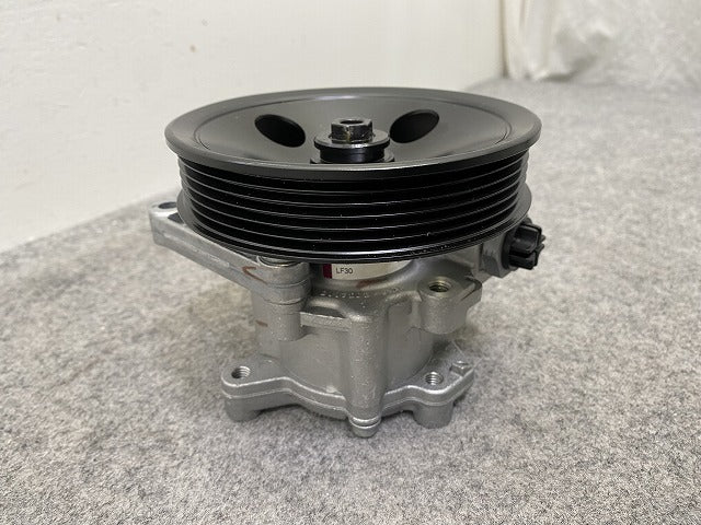 新品!CLSクラス AMG/W219/C219 純正  パワーステアリングポンプ/パワステポンプ/ハイドロポンプ 004 466 94 01 A0044669401(147390)
