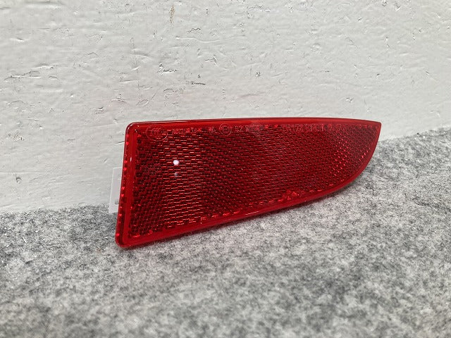新品!X3 E83 純正 右 リア バンパー リフレクター 7 162 218 63147162218 BMW(147393)