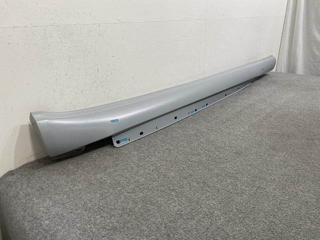 新品!CLSクラス W219/C219 純正 右 サイドステップ/サイドスカート A2196980454 サフ メルセデスベンツ(147397)