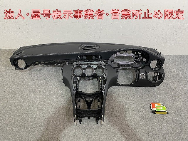 新品!Cクラス W205 純正  ダッシュボード A2056804087 A2056804087289H15 素地 メルセデスベンツ(147398)