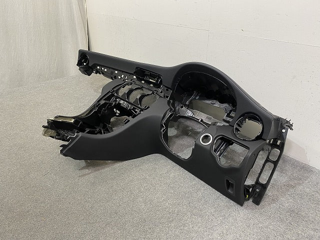 新品!Cクラス W205 純正  ダッシュボード A2056804087 A2056804087289H15 素地 メルセデスベンツ(147398)