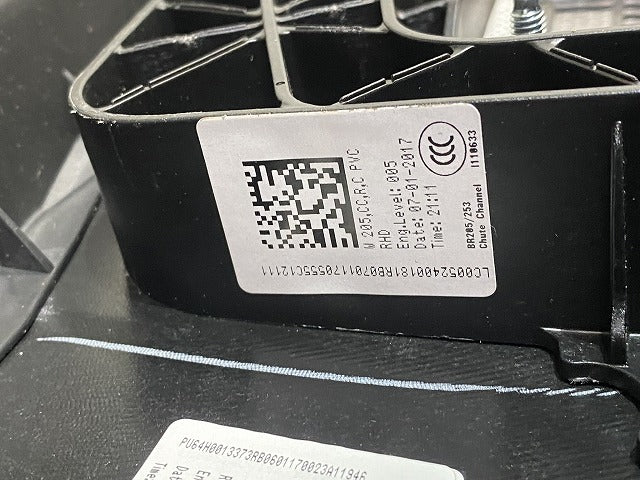 新品!Cクラス W205 純正  ダッシュボード A2056804087 A2056804087289H15 素地 メルセデスベンツ(147398)