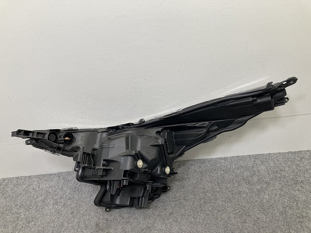 プリウス 50系/ZVW50/ZVW51/ZVW55 純正 前期 右 ヘッドライト/ランプ LED 刻印C1 KOITO 47-75 81145-47691 トヨタ(147414)