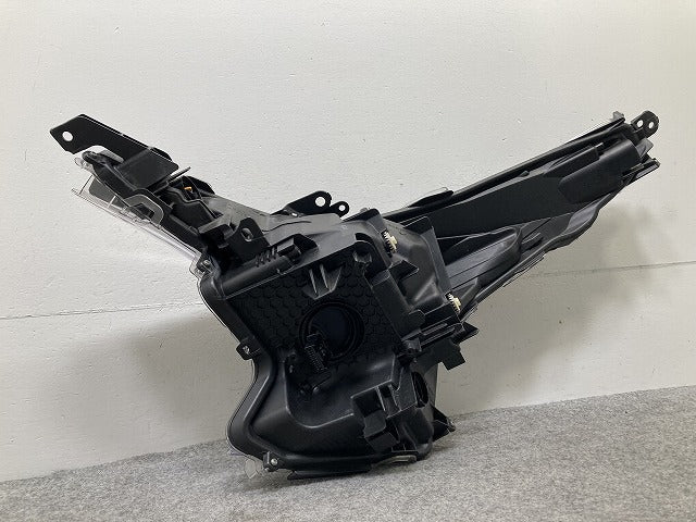 プリウス 50系/ZVW50/ZVW51/ZVW55 純正 前期 右 ヘッドライト/ランプ LED 刻印C1 KOITO 47-75 81145-47691 トヨタ(147414)