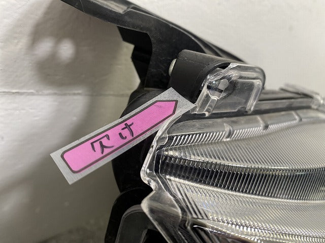 ルーミー/カスタム M900A/M910A 純正 後期 右 ヘッドライト/ランプ レベライザーLED 刻印A5 STANLEY W6242 トヨタ(147417)