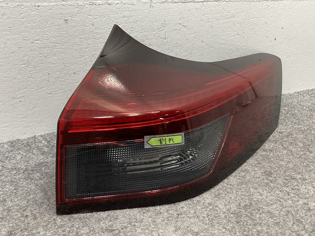 エクストレイル/X-TRAIL T33/SNT33 純正 右 テールランプ/ライト/レンズ LED KOITO 220-2378W 26554-6RA0A 日産(147419)