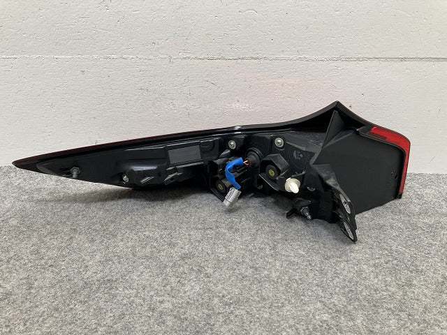 エクストレイル/X-TRAIL T33/SNT33 純正 右 テールランプ/ライト/レンズ LED KOITO 220-2378W 26554-6RA0A 日産(147419)