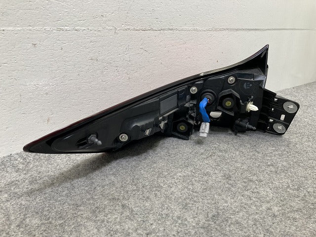 エクストレイル/X-TRAIL T33/SNT33 純正 右 テールランプ/ライト/レンズ LED KOITO 220-2378W 26554-6RA0A 日産(147419)
