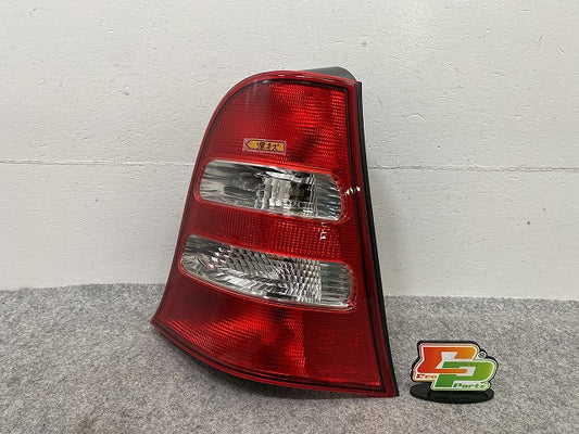 新品!Aクラス W168 純正 右 テールランプ/ライト/レンズ ハロゲン ULO 3320 A1688202864 メルセデスベンツ(147426)