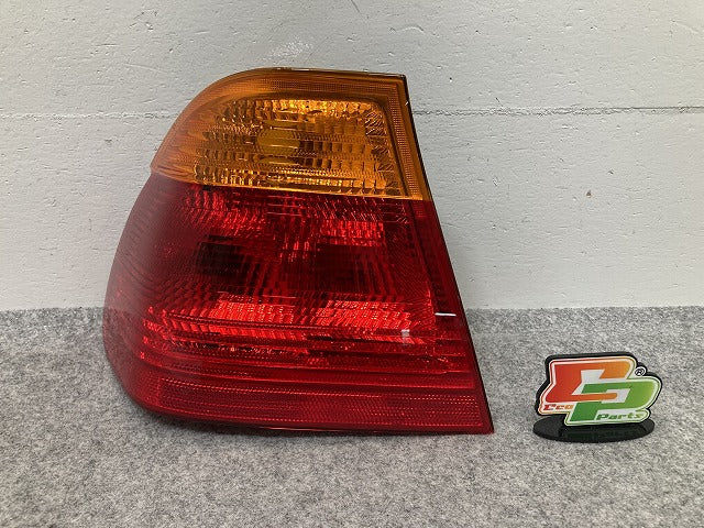 新品!3シリーズ E46 純正 左 テールランプ/ライト/レンズ ハロゲン 230 021 L2 714098290397 BMW(147429)