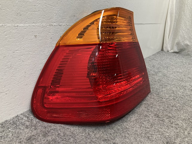 新品!3シリーズ E46 純正 左 テールランプ/ライト/レンズ ハロゲン 230 021 L2 714098290397 BMW(147429)