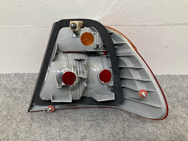 新品!3シリーズ E46 純正 左 テールランプ/ライト/レンズ ハロゲン 230 021 L2 714098290397 BMW(147429)