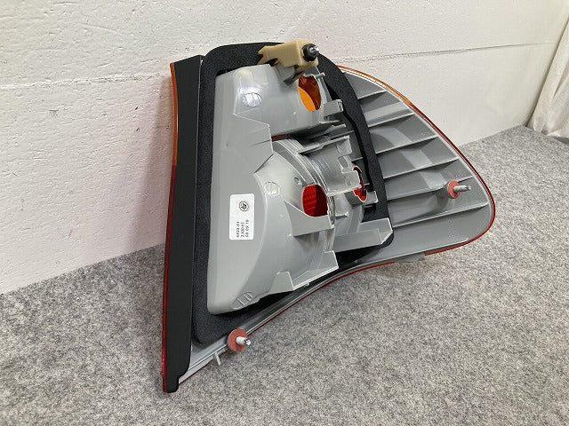 新品!3シリーズ E46 純正 左 テールランプ/ライト/レンズ ハロゲン 230 021 L2 714098290397 BMW(147429)