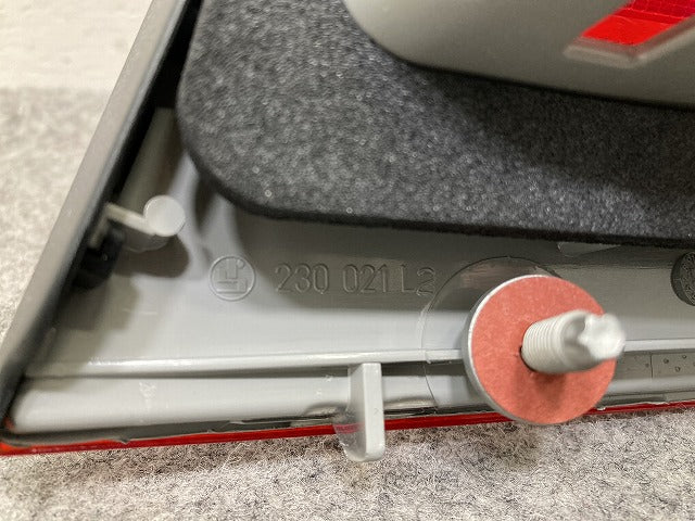 新品!3シリーズ E46 純正 左 テールランプ/ライト/レンズ ハロゲン 230 021 L2 714098290397 BMW(147429)