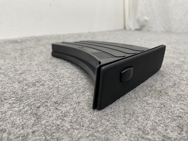 新品!5シリーズ E60/E61 純正 左  ドリンクホルダー/カップホルダー 5145 7 034 132-05 51459125622 BMW(147436)