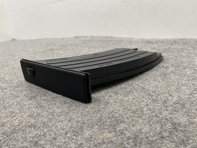新品!5シリーズ E60/E61 純正 左  ドリンクホルダー/カップホルダー 5145 7 034 132-05 51459125622 BMW(147436)