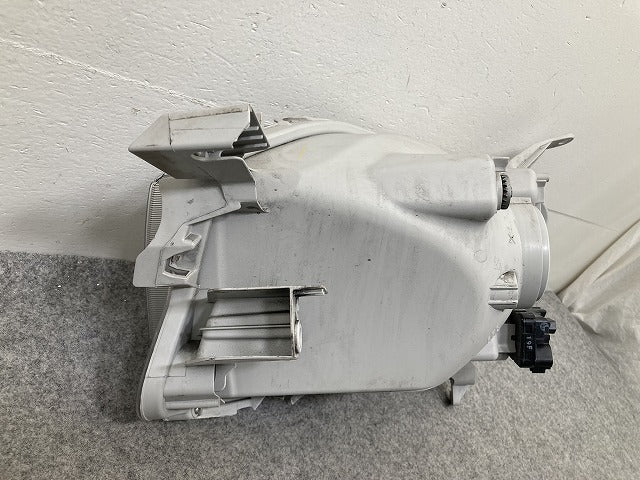 プロボックス/サクシード NCP160V/NCP165V/NHP160V 純正 右 ヘッドライト/ランプ ハロゲン レベライザー 刻印A KOITO 52-279(147447)