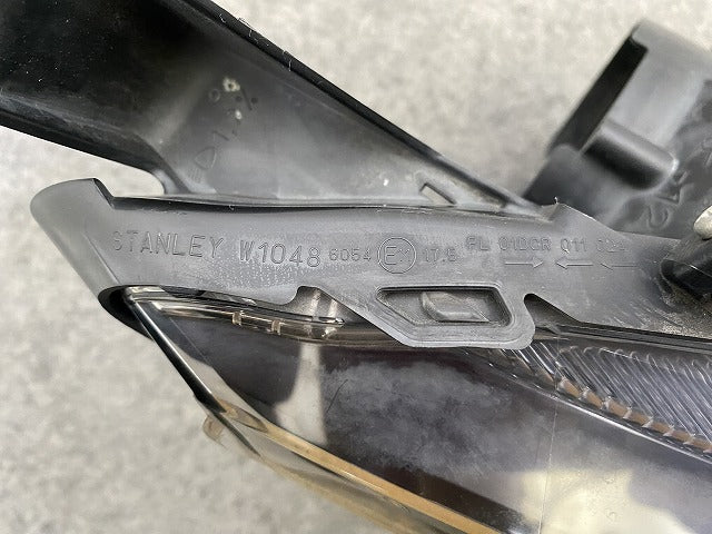 デイズ ハイウェイスター B21W 純正 右 ヘッドライト/ランプ レベライザーキセノン HID STANLEY W1048 日産(147465)
