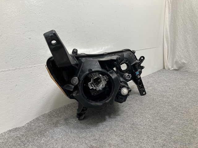 デイズ ハイウェイスター B21W 純正 左 ヘッドライト/ランプ ハロゲン レベライザー STANLEY W1048 日産(147468)