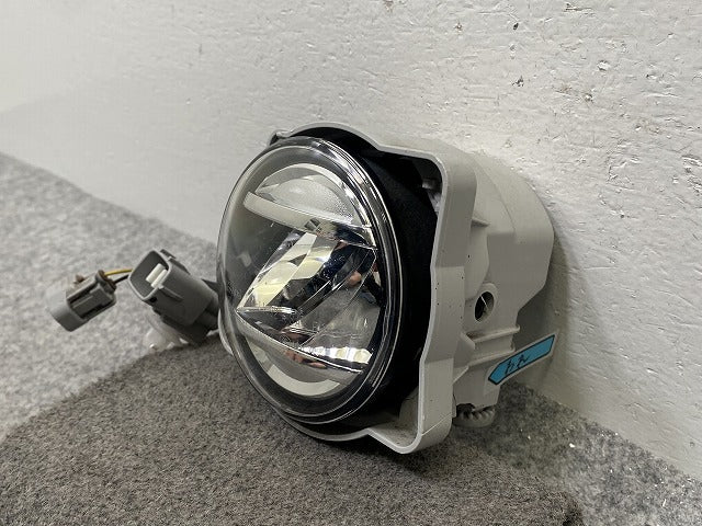 LA150S LA800S/M900A/ZN6/JF1/ZC6/MK53S MR52S 純正 右 フォグランプ LED 114-11092 ダイハツ/トヨタ/ホンダ/スバル/スズキ 汎用(147483)