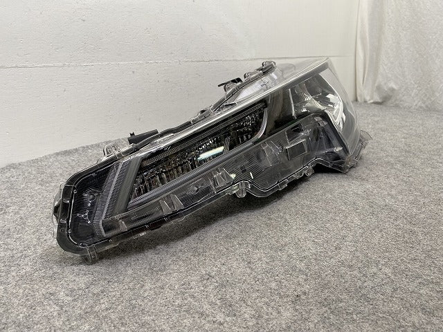 ジャンク!カローラ ツーリング 210系/NRE210W/ZRE212W/MZEA17W/MZEA12W  純正 左 ヘッドライト LED レベライザー 刻印U 12-633(147488)