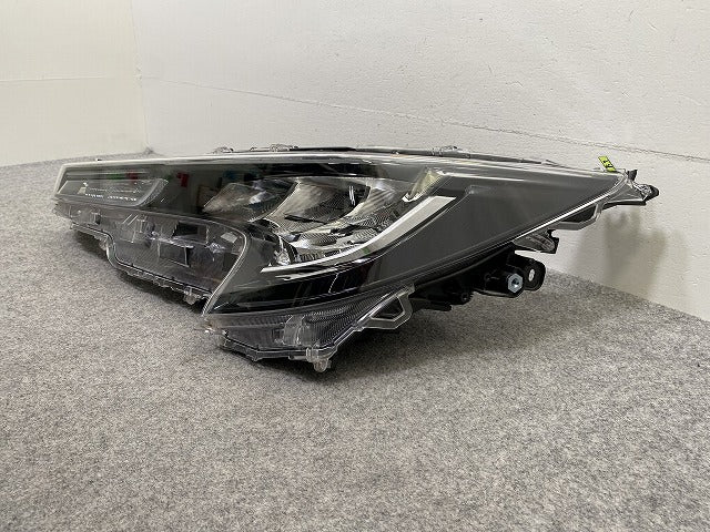 ジャンク!カローラ ツーリング 210系/NRE210W/ZRE212W/MZEA17W/MZEA12W  純正 左 ヘッドライト LED レベライザー 刻印U 12-633(147488)
