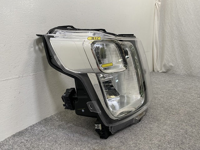 ワゴンR MH35S/MH55S 純正 右 ヘッドライト/ランプ ハロゲン レベライザー KOITO 100-59374 スズキ(147498)