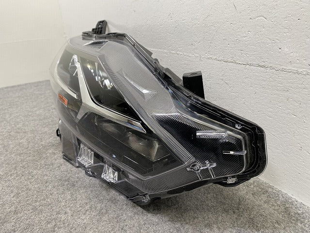 デイズ ハイウェイスター/eKクロス B44W/B45W/純正 右 ヘッドライト/ランプ LED レベライザー 刻印B KOITO 100-23776 26010-7ME0A (145588)