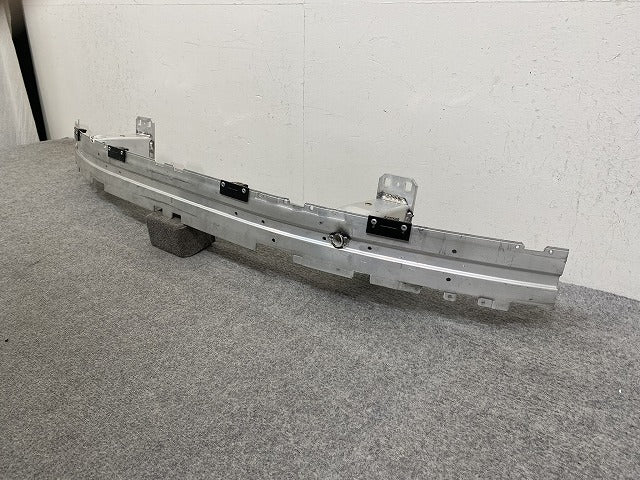 新品!5シリーズ E60/E61 純正 フロント バンパー カバー 51117148586 BMW(147517)