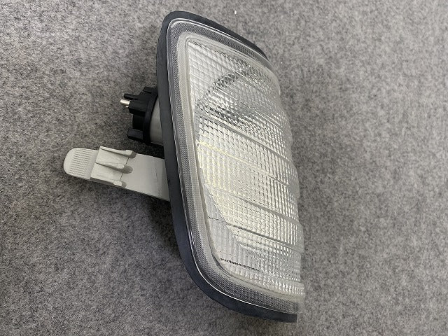 新品!Eクラス W124 純正 右 ウィンカー ハロゲン 18-3289 1248261043 メルセデスベンツ(147523)