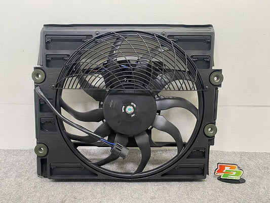 新品!7シリーズ E38 純正  電動ファン モーター 64548380774 BMW(147527)