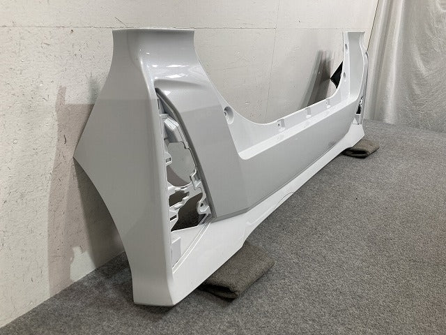 タント カスタム LA650S/LA660S 純正 リア バンパー 52159-B2D30/C70 シャイニングホワイトパール W25 ダイハツ(147528)