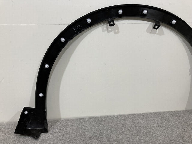 新車取り外し!クラウン クロスオーバー AZSH35 RS/TZSH35 純正 左 フロント フェンダーアーチモール 75602-30120 素地 トヨタ(147532)