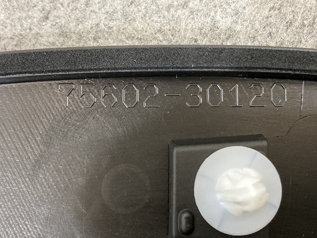 新車取り外し!クラウン クロスオーバー AZSH35 RS/TZSH35 純正 左 フロント フェンダーアーチモール 75602-30120 素地 トヨタ(147532)