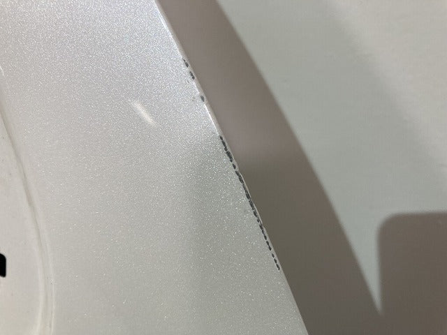 ヤリス KSP210/MXPA10/MXPA15/MXPH10/MXPH15 MXPH14/MXPH17 純正 左 リア ドア バイザー付 ホワイトパールクリスタルシャイン 070(147534)