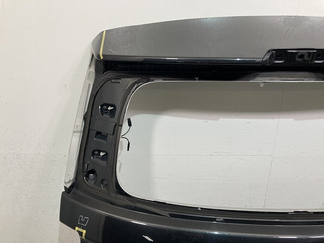 ライズ A200A/A210A/A201A/A202A 純正 リアゲート/バックドア/リアハッチ 内張り付 67500-B1210 ブラックマイカメタリック X07(147536)
